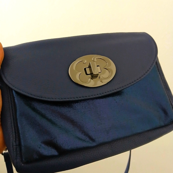 Emma Fox Crossbody - Picture 2 of 5